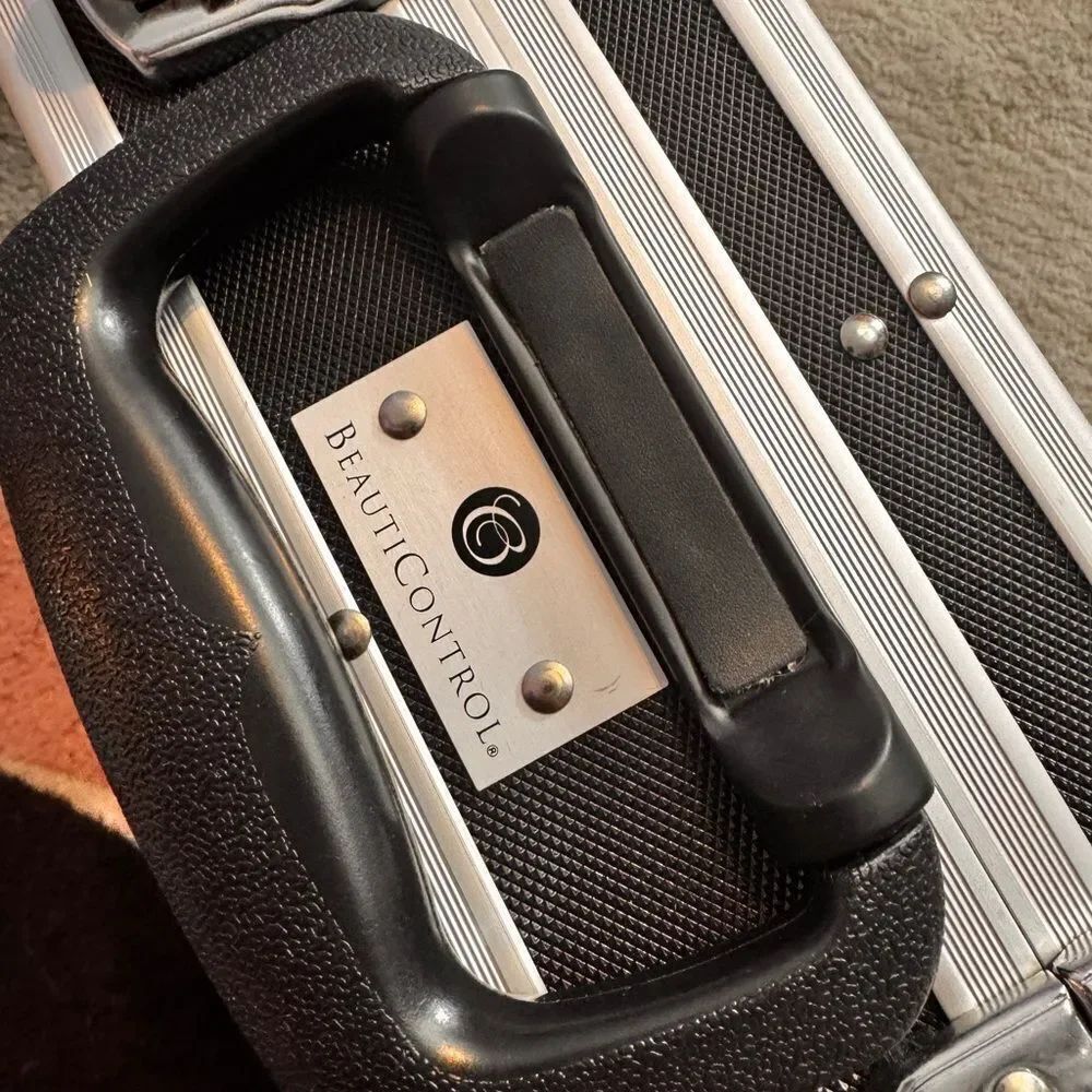 Beauty Control Makeup Case - Picture 7 of 14